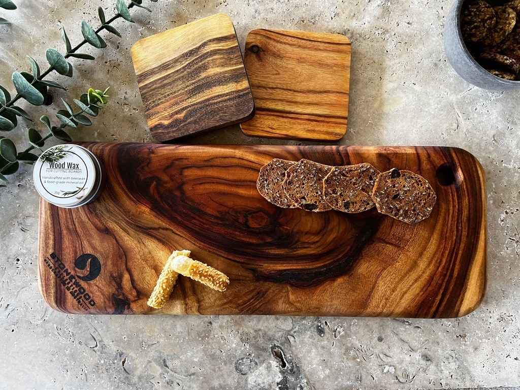Solid Wood Chopping Board With Smooth Wax Coating
