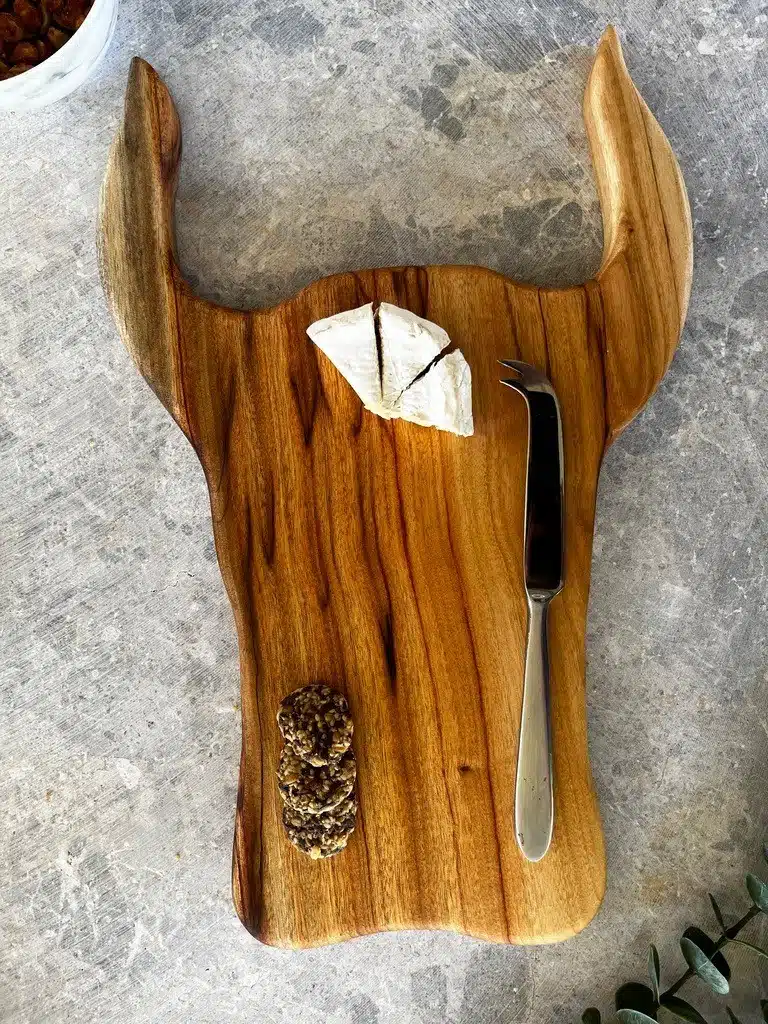 Stonewood bull-shaped cutting Board