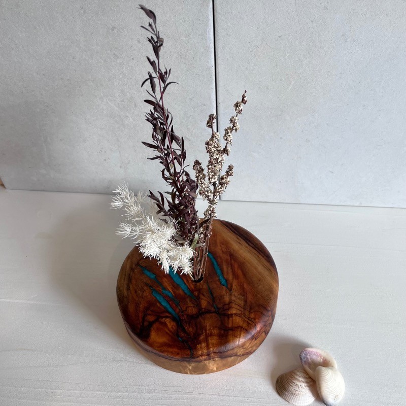 vase..